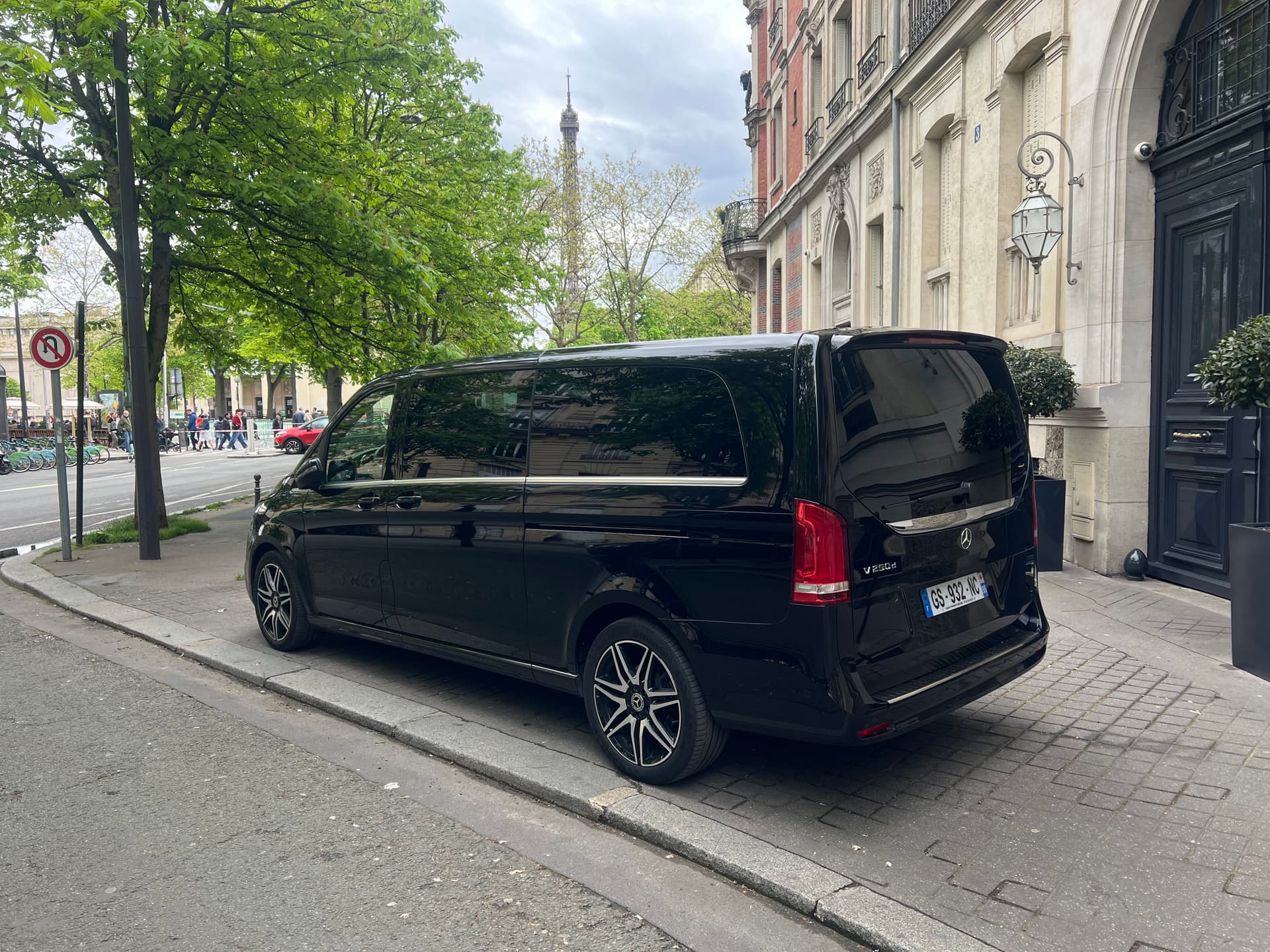 Mercedes V-Class Image 1